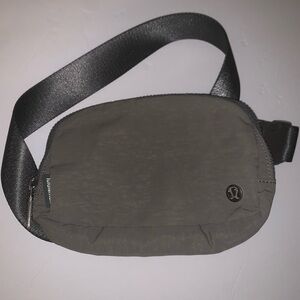 Lululemon Everywhere Belt Bag 1L - Grey Sage • Lululemon Athletica